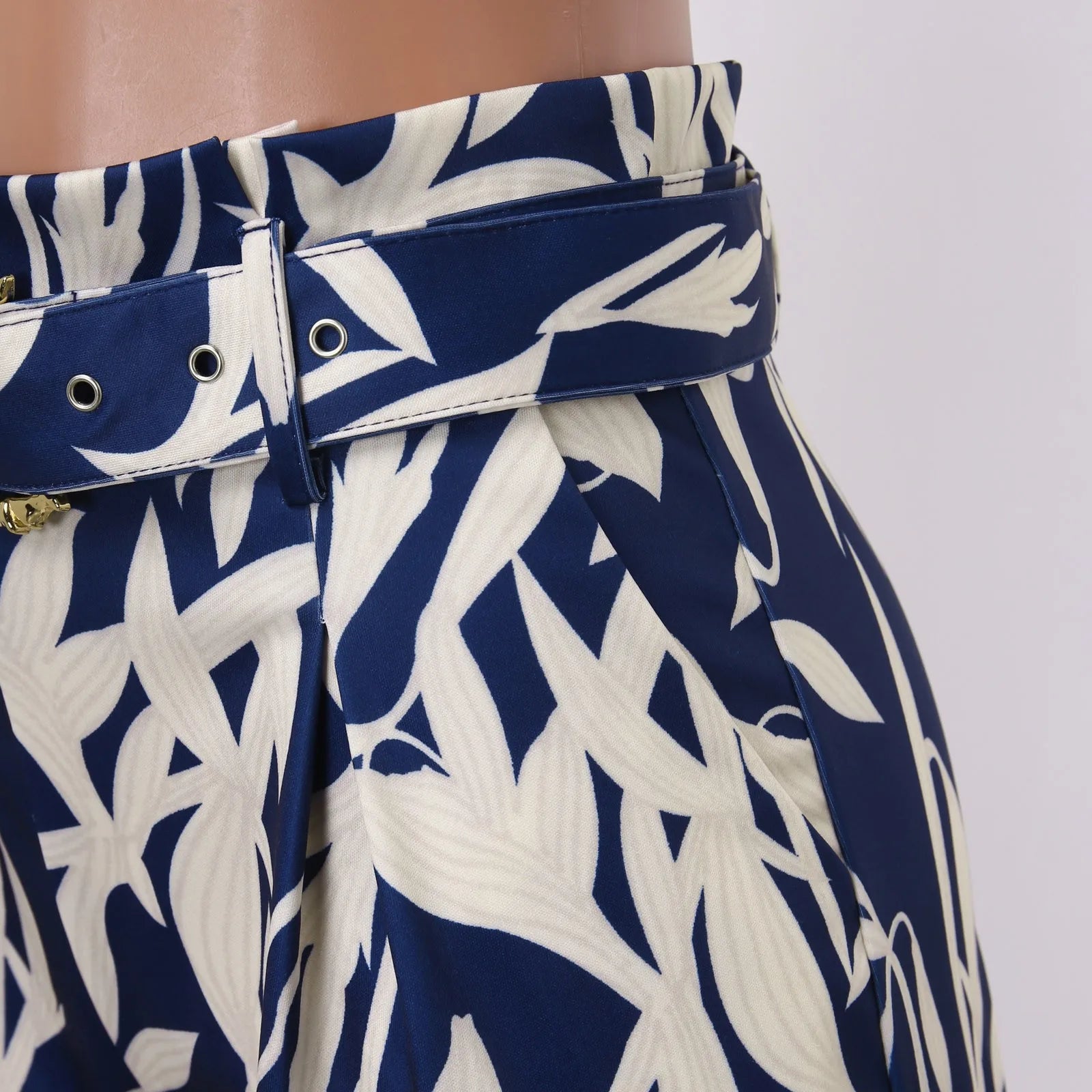 Floral Sleeveless Top & Shorts Set – Women’s Slim Fit 2-Piece Outfit